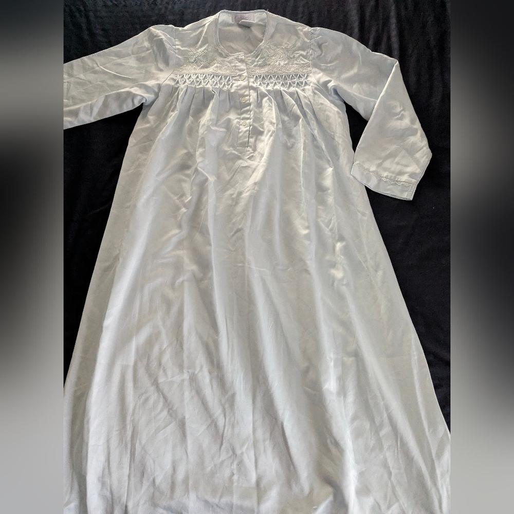 Collette By Miss Elaine Robe/Gown